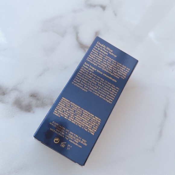 Estée Lauder DW 2N1 BRAND NEW IN BOX - Picture 2 of 3